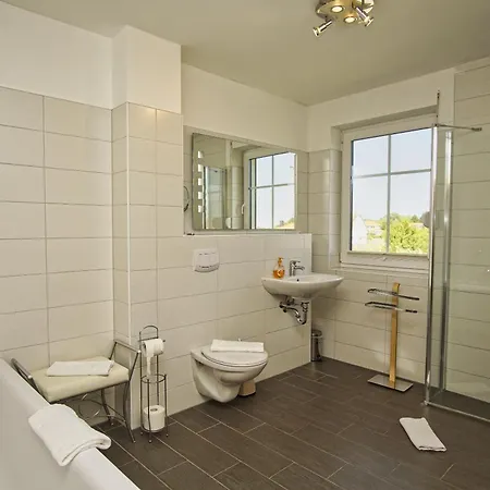 Vogelblick Haushaelfte 2 * Vaschvitz