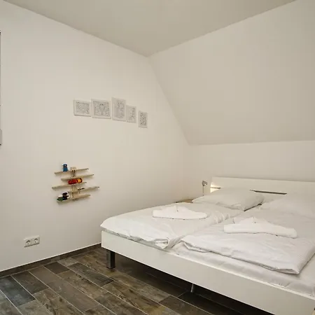 Vogelblick Haushaelfte 2 Tatil Evi